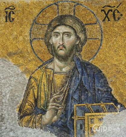 ‘Christ’ in the Hagia Sophia [Photo provided = Wikipedia]