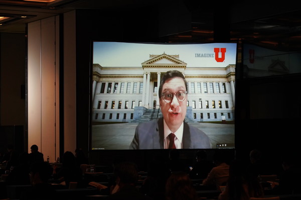 Jorge L.CONTRERAS Professor University of UTAH USA giving a presentation at the 2020 International IP Court Conference